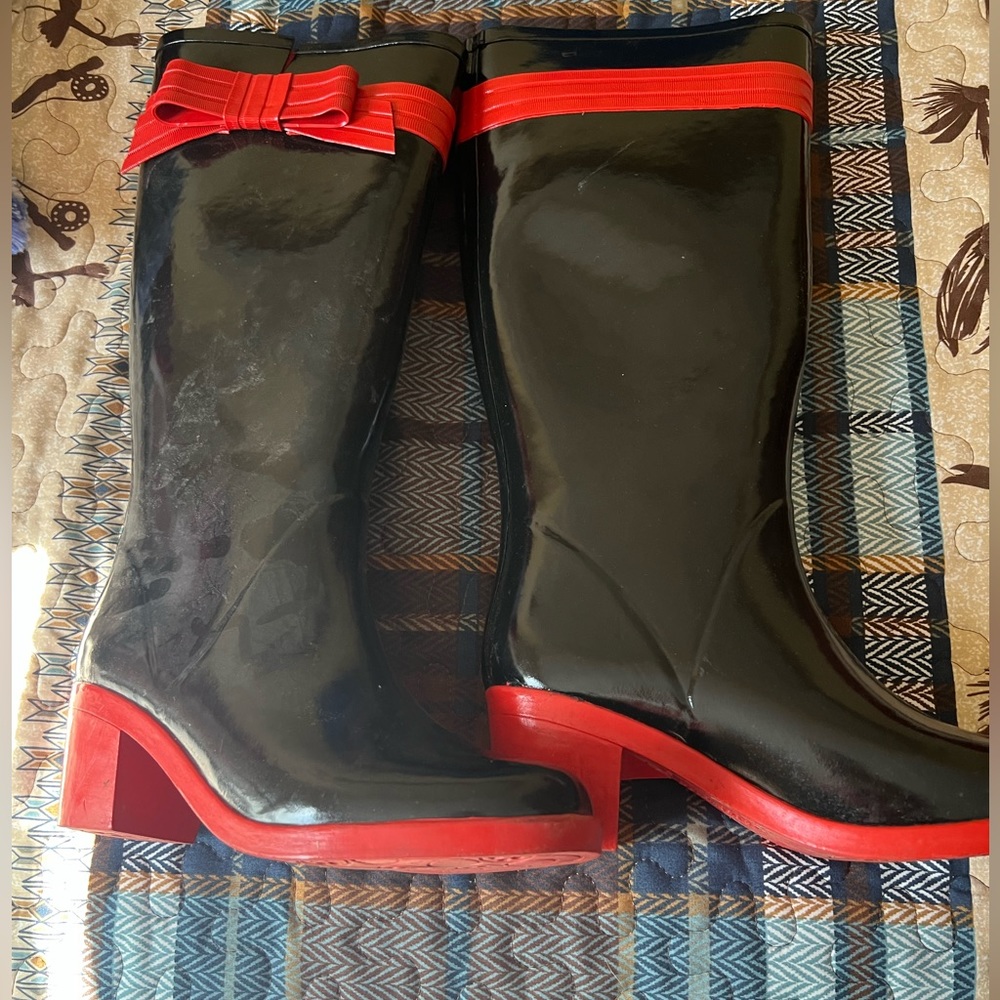Kate Spade black rubber rain boots. Size 8